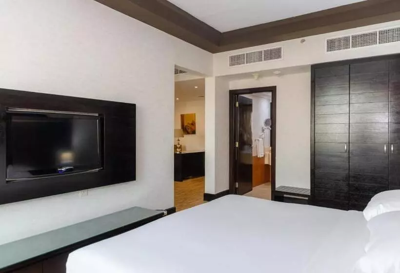 سوئیت با تخت بزرگ, Sunday Mangrove Corniche Hotel, Ras Al Khaimah