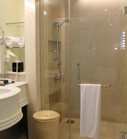Номер Клуб Кровать Кинг, Royale Chulan Damansara
