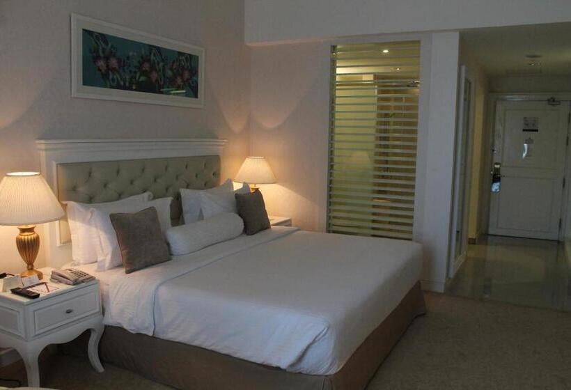 带大床的高级房间, Royale Chulan Damansara