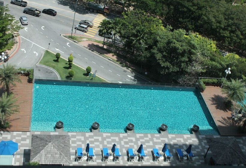 Номер Премиум, Royale Chulan Damansara