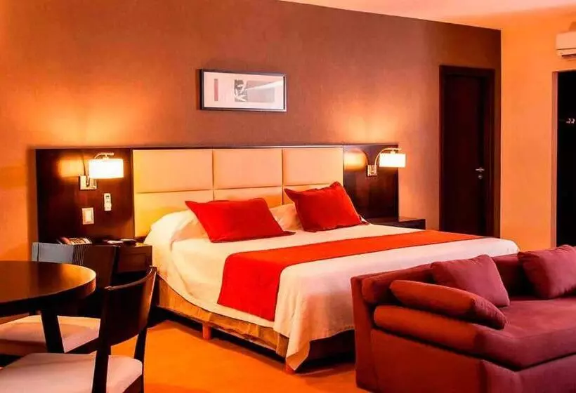 سوییت لوکس, Howard Johnson Hotel & Casino