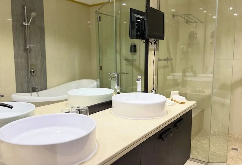 프레지덴셜 스위트, Sunday Mangrove Corniche Hotel, Ras Al Khaimah