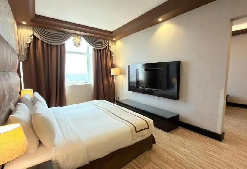 스위트 킹사이즈 침대, Sunday Mangrove Corniche Hotel, Ras Al Khaimah