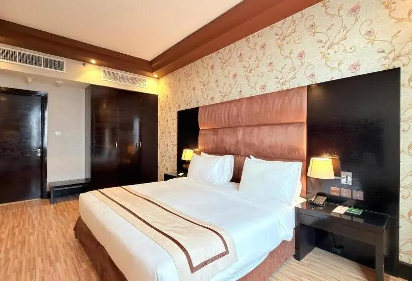 스위트 킹사이즈 침대, Sunday Mangrove Corniche Hotel, Ras Al Khaimah