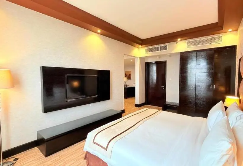 스위트 킹사이즈 침대, Sunday Mangrove Corniche Hotel, Ras Al Khaimah