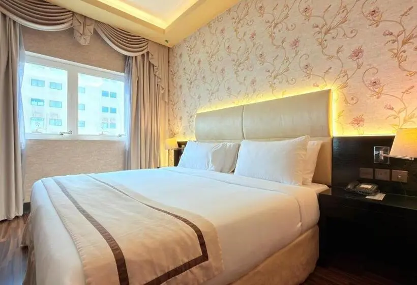 디럭스 룸 킹사이즈 침대, Sunday Mangrove Corniche Hotel, Ras Al Khaimah