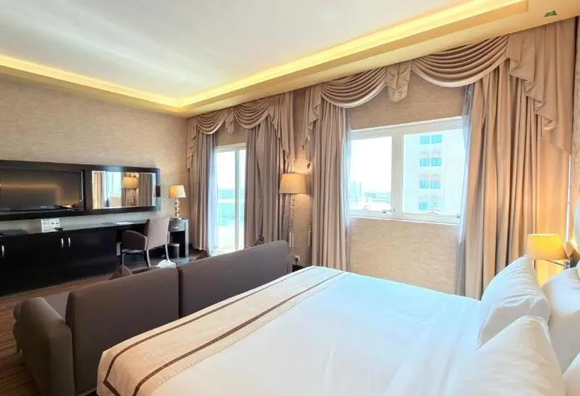 디럭스 룸 킹사이즈 침대, Sunday Mangrove Corniche Hotel, Ras Al Khaimah