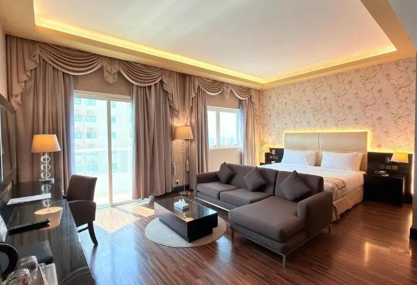 디럭스 룸 킹사이즈 침대, Sunday Mangrove Corniche Hotel, Ras Al Khaimah