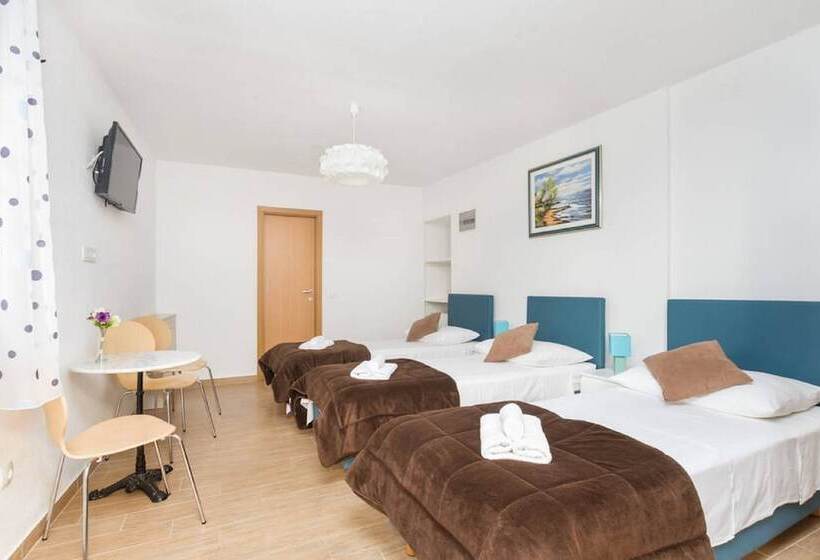 스탠다드 트리플 룸, Peruzovic Rooms 1