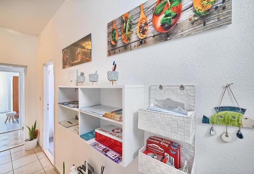 شقة غرفة واحدة مطلة على البحر, Apartments Irena