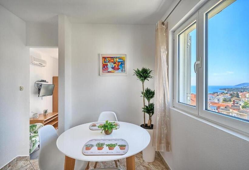 Deniz Manzaralı 1 Yatak Odalı Daire, Apartments Irena