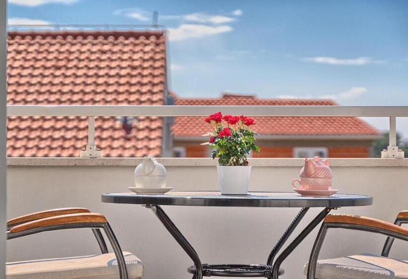 شقة غرفة واحدة مطلة على البحر, Apartments Irena