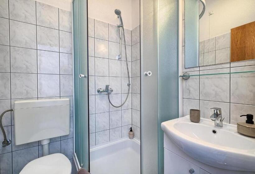 غرفة قياسية مطلّة علي البحر, Apartments Irena