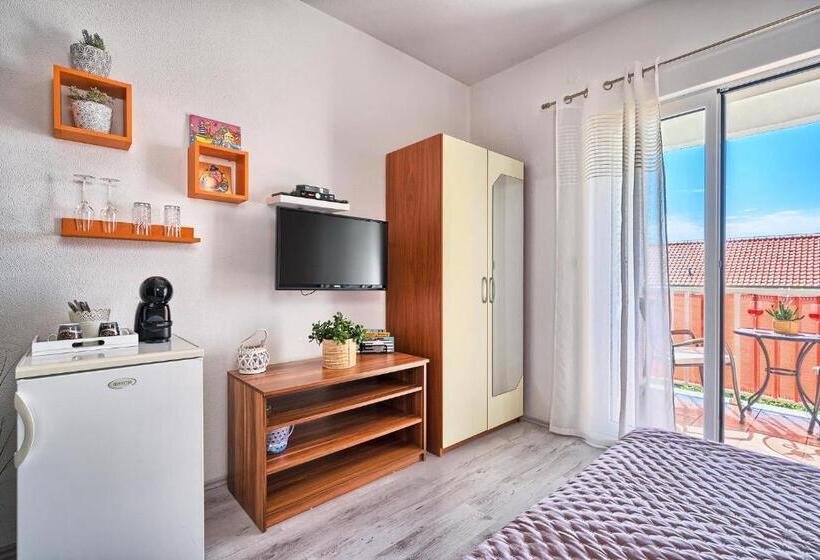 Deniz Manzaralı Standart Oda, Apartments Irena
