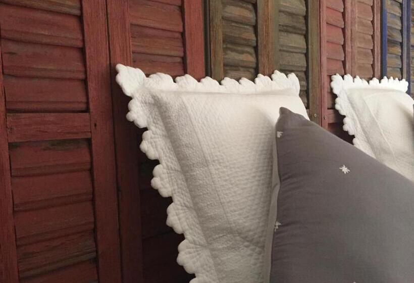 غرفة قياسية, La Lolita