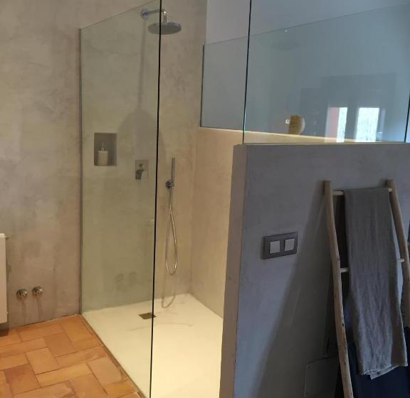 غرفة قياسية, La Lolita