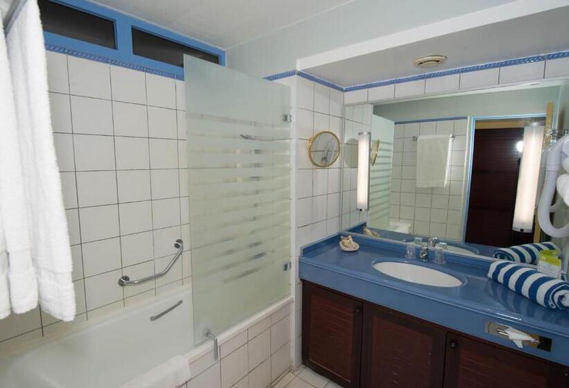 اتاق پرستیژ, Bakoua Martinique