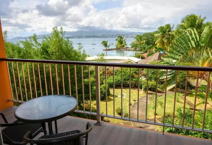 اتاق پرستیژ, Bakoua Martinique