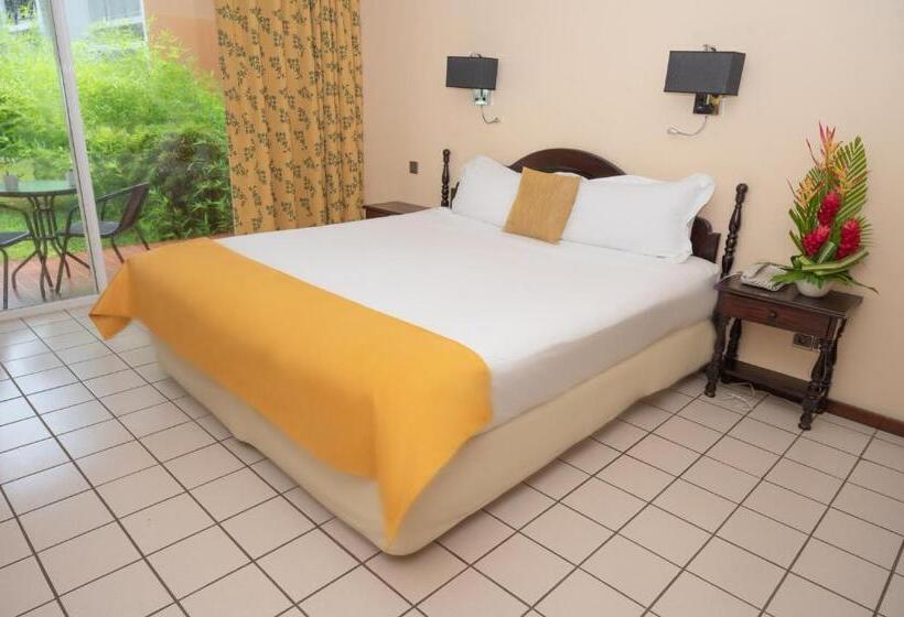 اتاق سوپریور, Bakoua Martinique