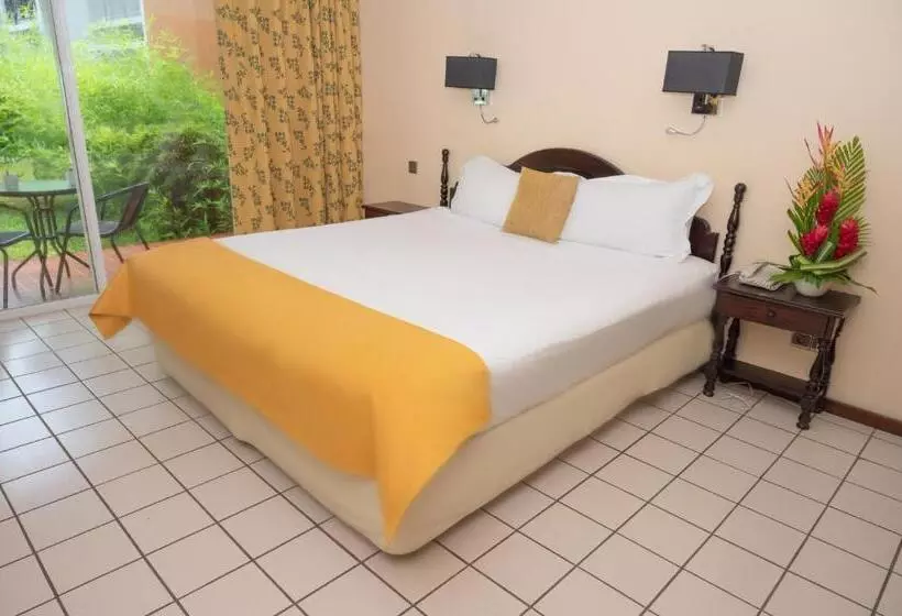 اتاق سوپریور, Bakoua Martinique