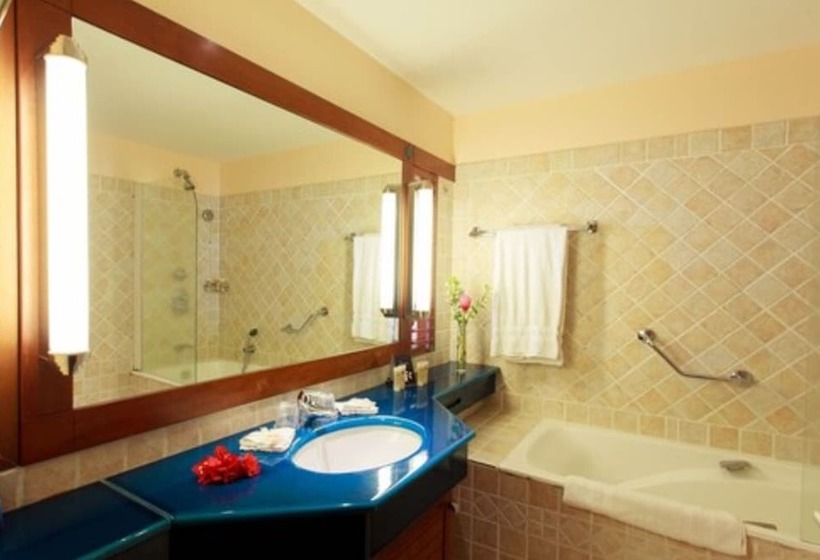 اتاق لوکس, Bakoua Martinique