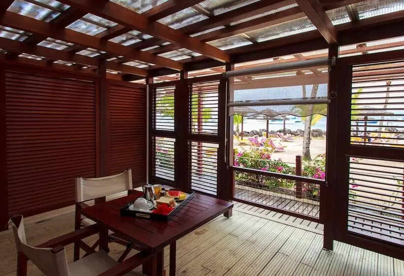 اتاق لوکس, Bakoua Martinique