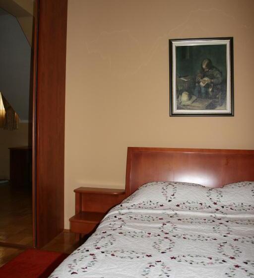 اتاق اکونومی یک تخته, Bojatours