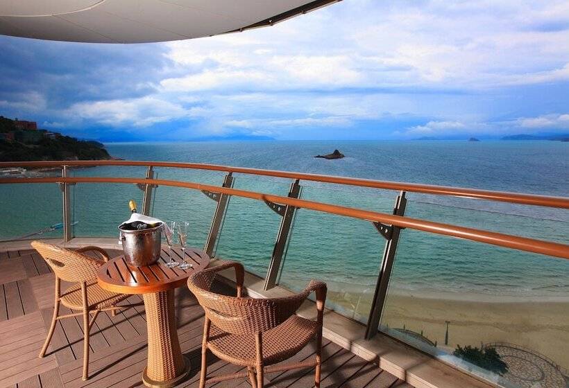 Suite with Terrace, Intercontinental Shenzhen Dameisha Resort, An Ihg