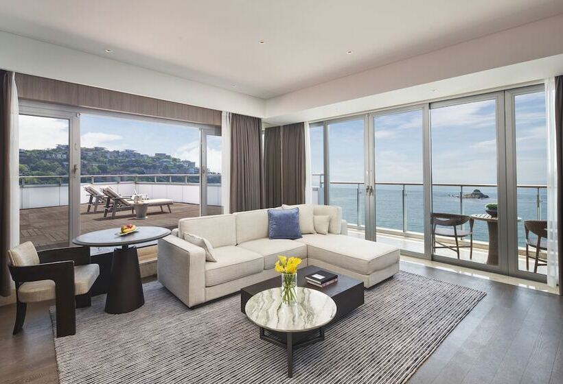 Suite with Terrace, Intercontinental Shenzhen Dameisha Resort, An Ihg