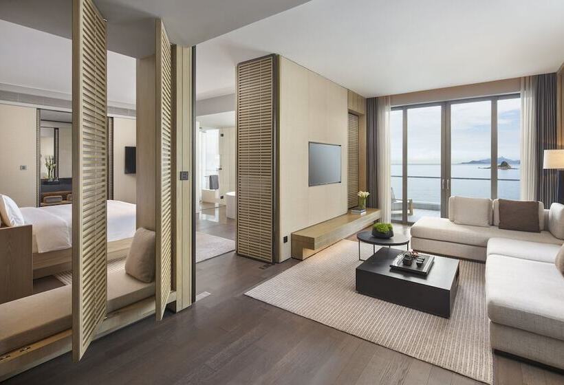 Клубный люкс с видом на море, Intercontinental Shenzhen Dameisha Resort, An Ihg