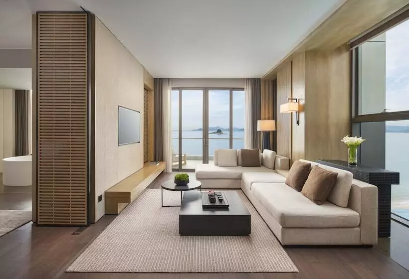 スイートクラブ シービュー, Intercontinental Shenzhen Dameisha Resort, An Ihg