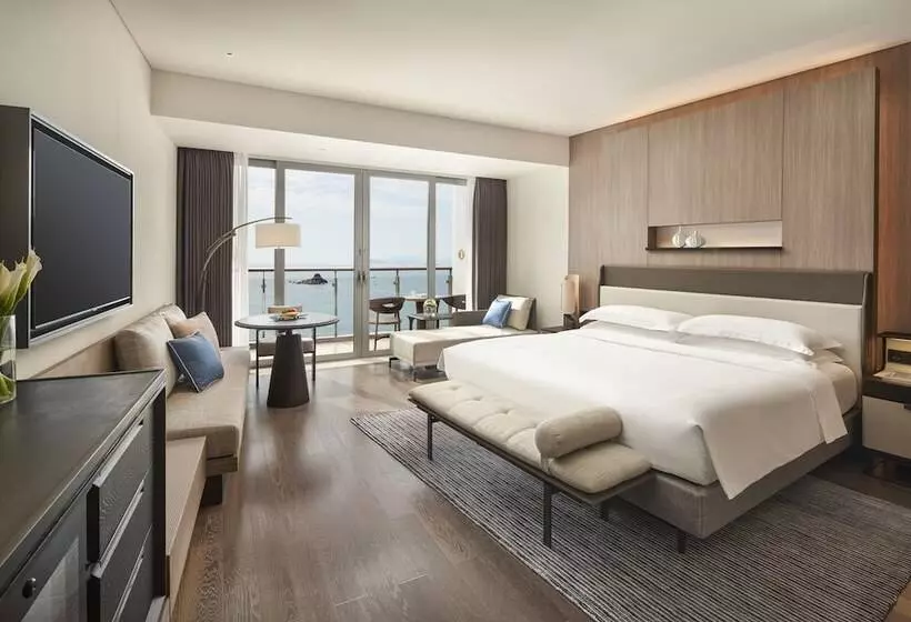 オーシャンビューのダブルベッドクラシックルーム, Intercontinental Shenzhen Dameisha Resort, An Ihg