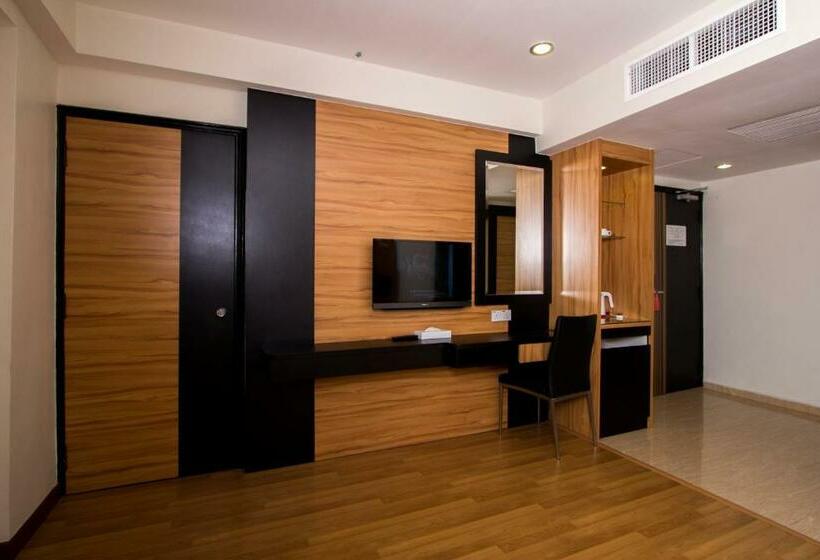 带大床的高级房间, Mariner Hotel Labuan