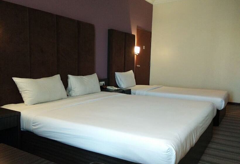 חדר משפחתי, New York