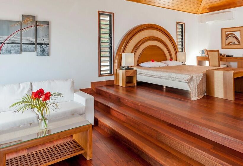 بانگلوی لوکس, Paradis D Ouvéa