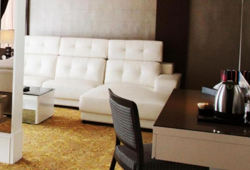 جناح بريميوم, Ksl Hotel & Resort