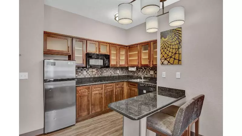 キングサイズベッドのスイートルーム, Staybridge Suites Salt Lake West Valley City, An Ihg