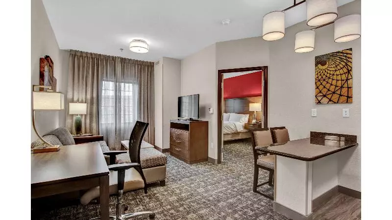 キングサイズベッドのスイートルーム, Staybridge Suites Salt Lake West Valley City, An Ihg