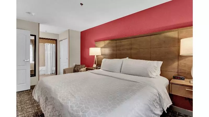 キングサイズベッドのスイートルーム, Staybridge Suites Salt Lake West Valley City, An Ihg