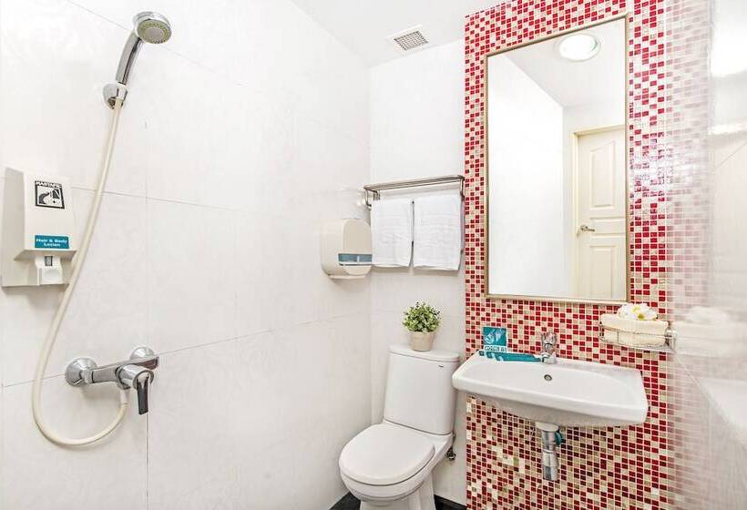 Superior Room, 81 Kovan