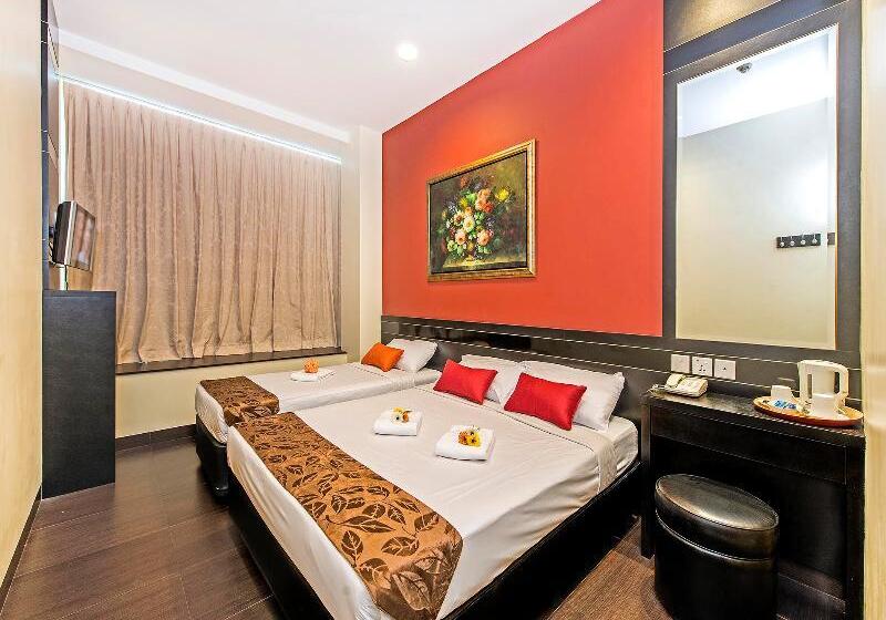 Standard Triple Room, 81 Kovan