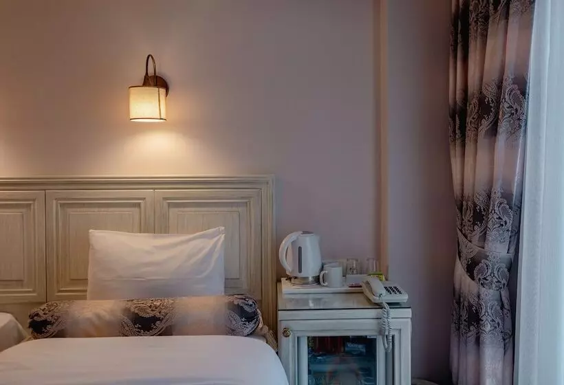 اتاق اکونومی, Agora Guesthouse