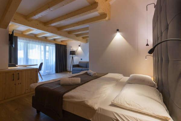 جناح جونيور مزوَّد بشرفة, Arnica Mountain