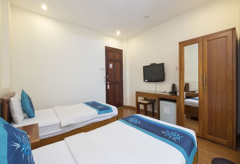 اتاق سوپریور, Blue River