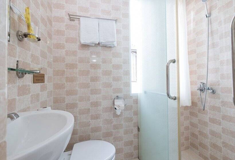 اتاق سوپریور سه تخته, Blue River