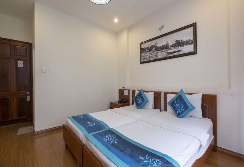 اتاق لوکس, Blue River