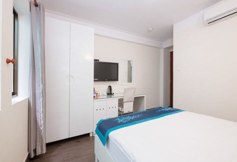 اتاق لوکس, Blue River