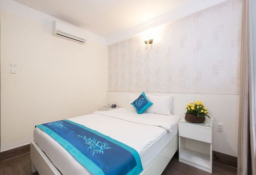 اتاق لوکس, Blue River