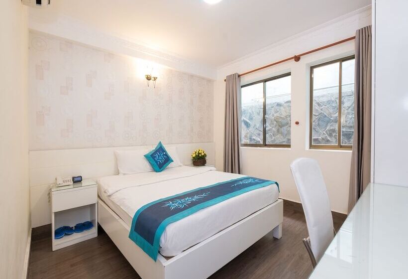 اتاق لوکس, Blue River