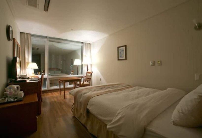 اتاق کلاس بیزنس, Homers